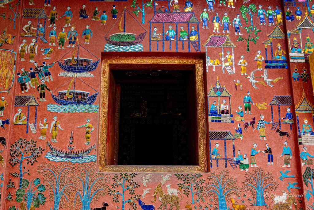 colour temple at Vat Xieng Thong
