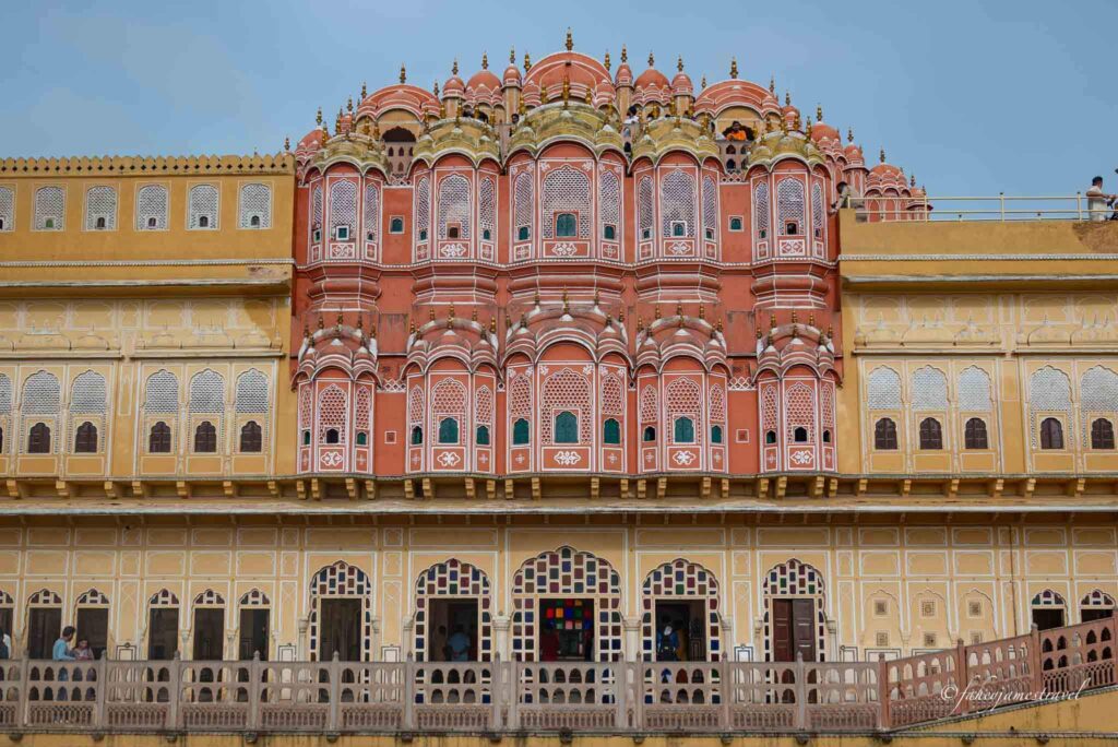 close up of the balcony at hawa mahal