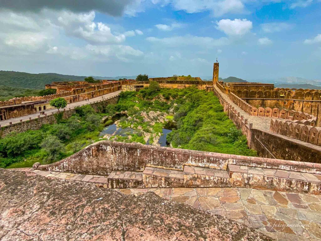Jaigarh Fort shows green and small pool and walls on my 2 day irinerary