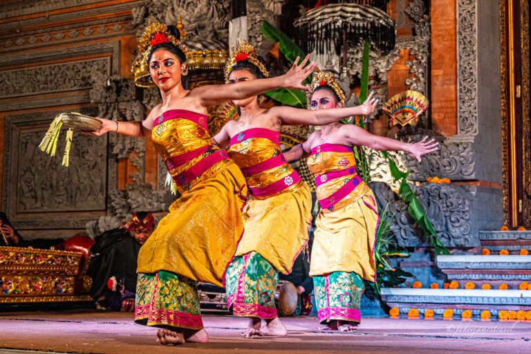 kecak traditional dance in ubud. Must add to your travel itinerary