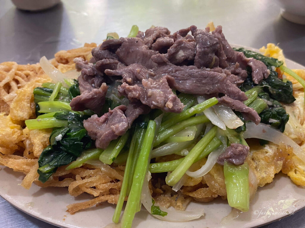 Phở Cuốn Chinh Thắng shows some beef and crispy noodles which was delicious and some of the best foo din hanoi