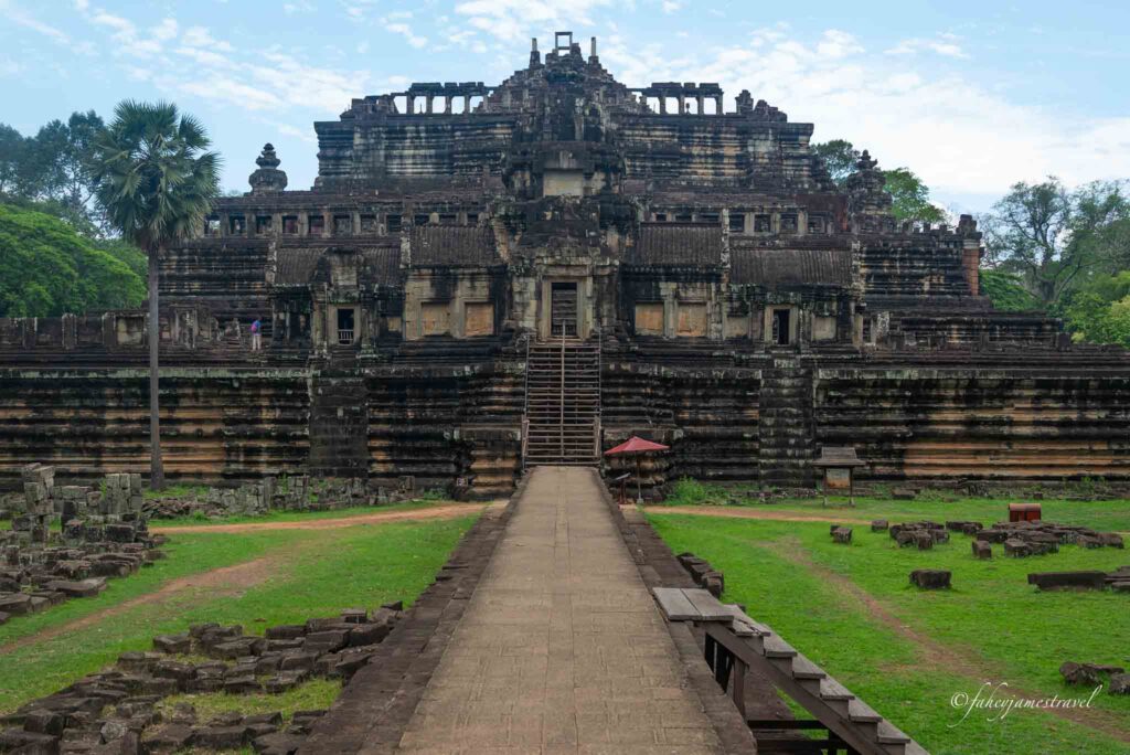 the walkway to Baphuon is pictured in my 3 day siem reap itinerary