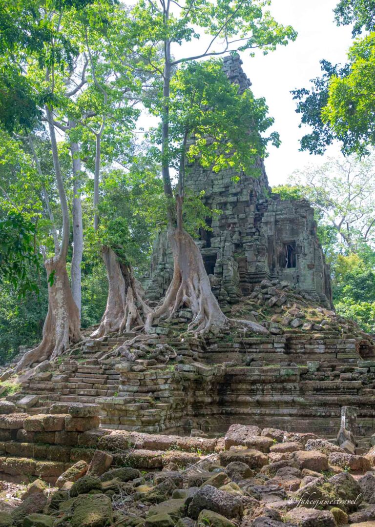 2 weeks in cambodia itinerary shows preah palilay