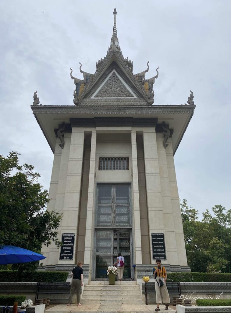 killing fields monument shows the skulls